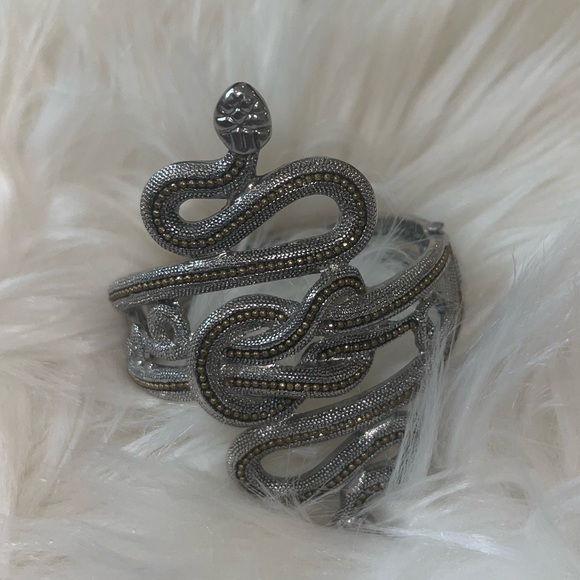 Intricate snake bracelet - Picture 4 of 8